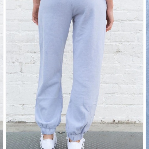 Brandy Melville Rosa Sweatpants - Picture 3 of 4